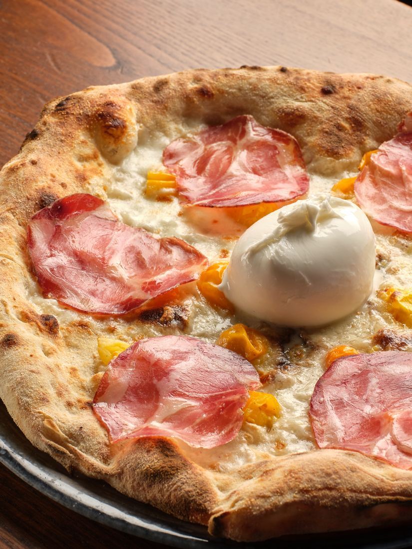 Pizza Lyevitò con capocollo di Martina Franca e burrata